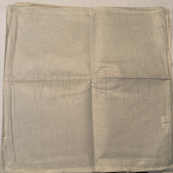 18 x 18 Pillow 4 Cases,Winter Theme, Burlap Feel, Zipper Close, New, Never Used - Picture 6 of 6